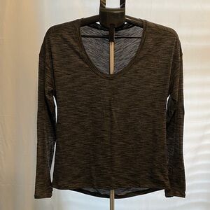 Lululemon Heather Black/Gray Long Sleeve Top